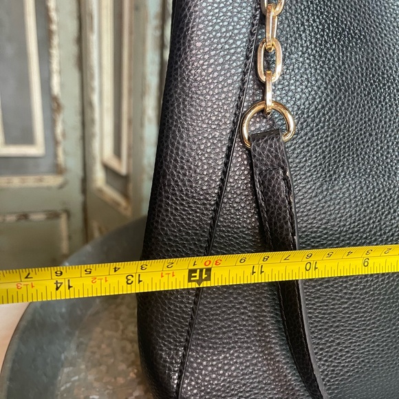 Seven Days Vegan Black Leather Shoulder Bag with Gold Chain - Picture 14 of 14